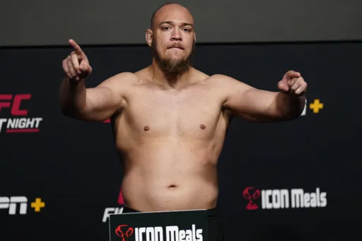 Источник: Уокер проведет бой с Сазерлендом 25 октября на турнире UFC 321