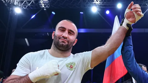 Россиянин Гассиев победил американца Милтона на вечере бокса в Майами