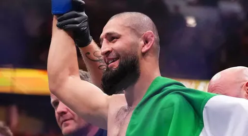 Блогер Литвин подарил чемпиону UFC Чимаеву раритетный Rolls-Royce