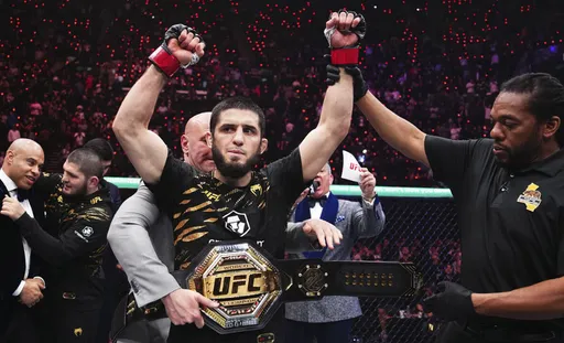 Махачев: у меня есть большой шанс завоевать три пояса UFC