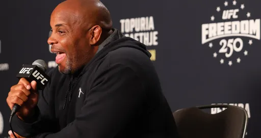 Кормье считает, что атмосфера турнира UFC у Белого дома помогла Гейджи победить Топурию