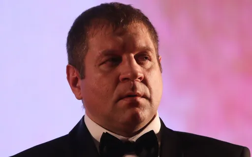 Емельяненко: помогите Дацику с тренировками, а то он навоз месит