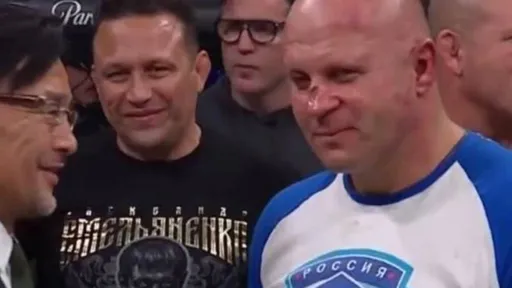 Член клана Грейси спутал братьев Емельяненко и вышел поддержать Федора в футболке с изображением Александра