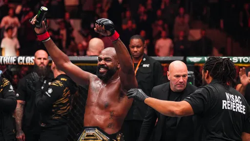 Чемпион UFC Джонс: в ближайшие 24 часа сделаю важное объявление