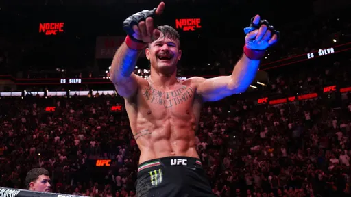 Появилось видео нокаута Лопеса в бою с Сильвой на турнире UFC Fight Night 259
