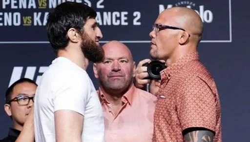 Эмметт объяснил, почему ставит на победу Смита в бою с Анкалаевым на UFC 277