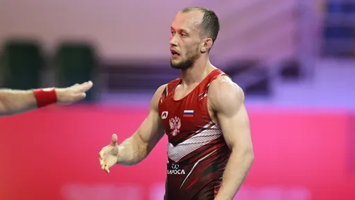 Емелин стал трехкратным чемпионом Европы по греко-римской борьбе