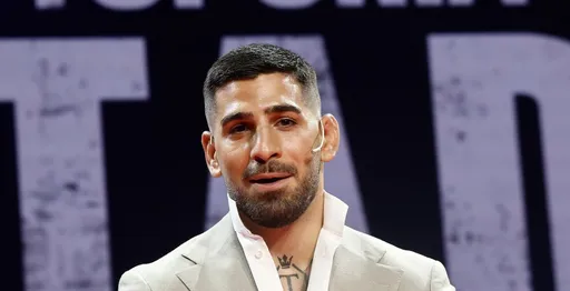 Чемпион UFC Топурия уверен в победе над Хабибом