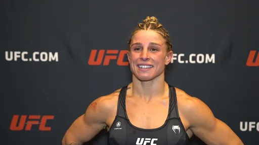 Боец UFC Голди показала фото в сексуальном белье