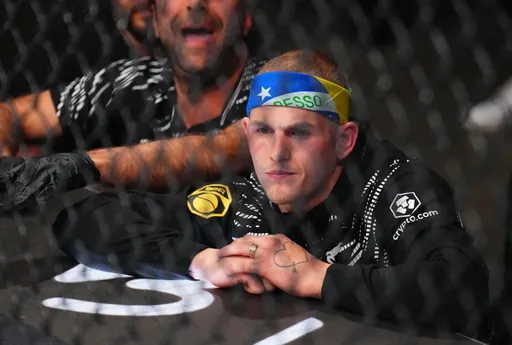 Гэрри заявил, что уже приготовил рамку для пояса UFC перед боем с Махачевым