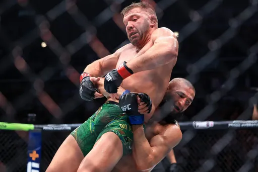 Дю Плесси: Чимаев заслужил пояс чемпиона UFC
