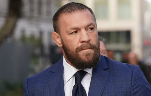Макгрегор показал фото с семьей: никогда в жизни не чувствовал себя настолько в мире с собой