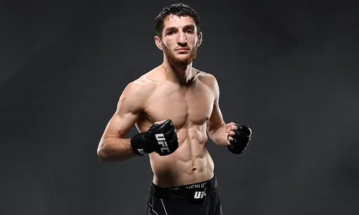 Уланбеков оценил шансы Усмана Нурмагомедова взять пояс чемпиона Bellator