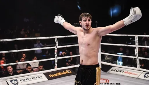 Вахитов: сейчас обсуждаем с UFC нюансы контракта, дебют только в следующем году