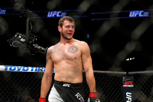 Крылов победил Оздемира единогласным решением судей на турнире UFC 280