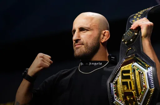 Волкановски готов возглавить апрельский турнир UFC 300
