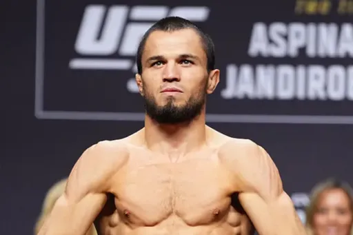 Махачев поддержал Умара Нурмагомедова перед боем с Баутистой на турнире UFC 321