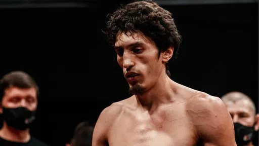 Абдуллаев победил Страффона техническим нокаутом в рамках RCC Boxing Promotions