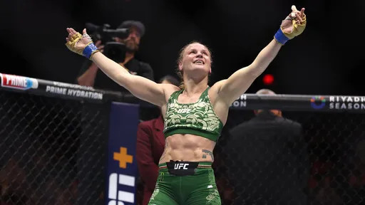 Шевченко победила Жанг в со-главном событии турнира UFC 322