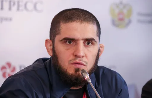 Махачев заявил о любви к Родине: все мои планы связаны с родной землей