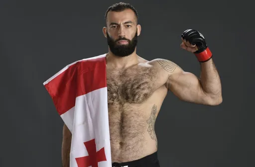 Долидзе в трех местах поломал кости лицевого черепа Дакасу на UFC on ESPN 37