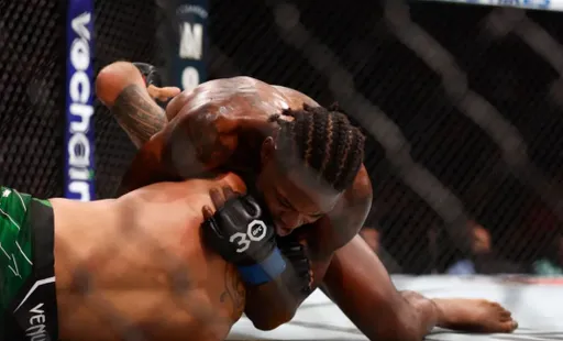 Холланд задушил Кьезу на турнире UFC 291