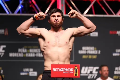 Анкалаев обратился к UFC после победы над Уокером: у меня 10 боев подряд, дайте мне поединок за пояс