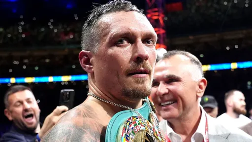 WBO приняла решение по ситуации с украинцем Усиком