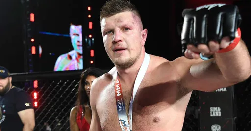 Романкевич объяснил, почему хедлайнером турнира AMC Fight Nights стал не он, а группа «Тату»