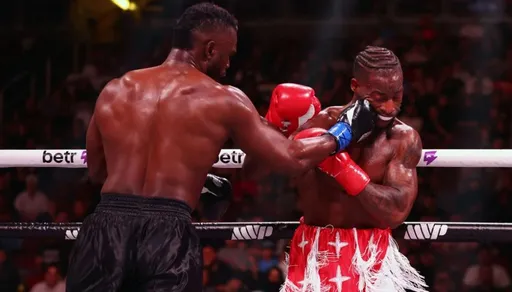 Экс-боец UFC Юрайа Холл дебютировал в боксе с победы над Ле'Веоном Беллом