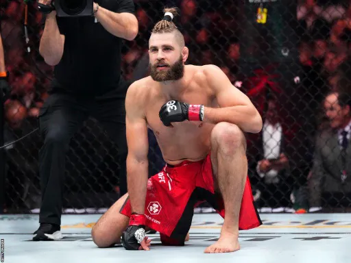 Прохазка отказался от боя на турнире UFC 317 из-за выпускных экзаменов