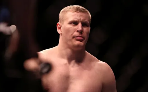 Российский тяжеловес UFC Павлович обозначил сроки восстановления после операции