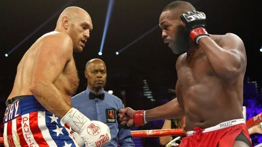 Чемпион UFC Джонс предложил Фьюри выяснить, кто сильнее в бою
