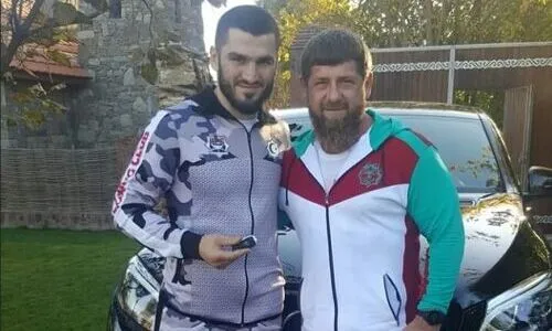 Бетербиев рассказал, какие подарки обычно дарит Кадыров