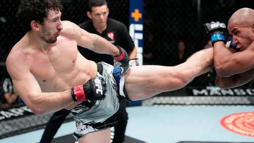Боец UFC Петросян рассказал, как его тренер лишился американской визы