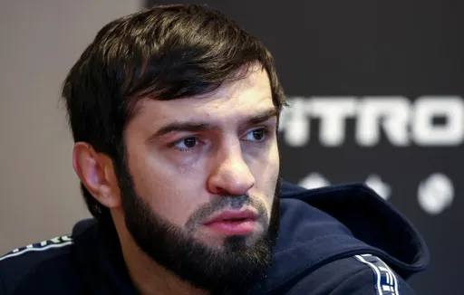 Младший брат экс-бойца UFC Тухугова досрочно победил на турнире Fight Nights 136