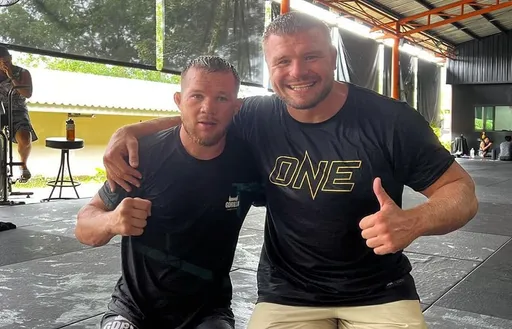 Малыхин призвал фанатов поддержать Яна после поражения Двалишвили на UFC Fight Nights 221