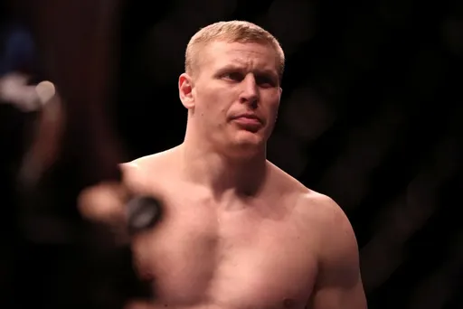 Павлович рассказал о важности выхода на бой на турнире UFC в Шанхае с российским флагом