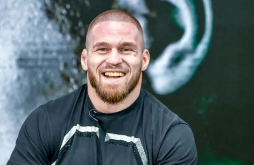 Резников: не пытался подписаться в UFC, потому что не хотел простаивать