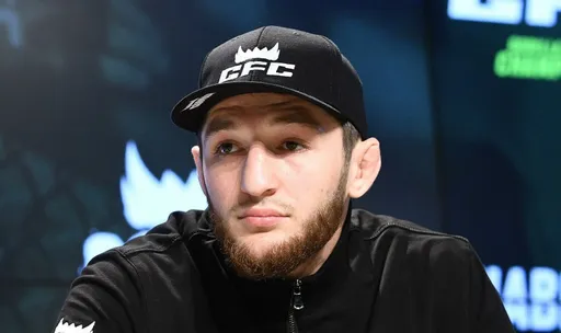 Уланбеков задушил Манесса в первом раунде на UFC Vegas 64
