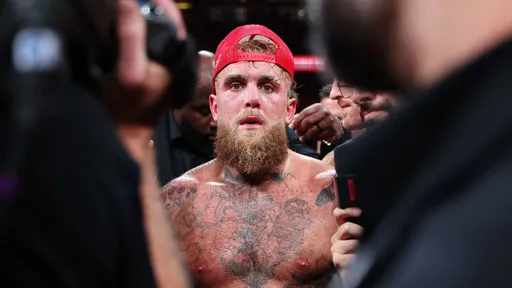 Получивший перелом челюсти Джейк Пол вернется на ринг в 2026 году