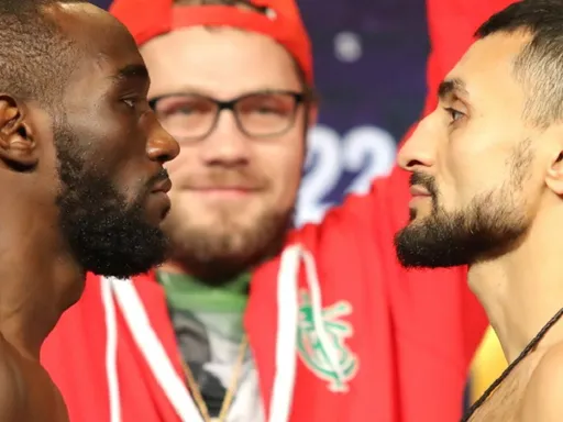 Американец Кроуфорд нокаутировал россиянина Аванесяна и защитил титул WBO