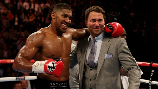 Глава Matchroom Хирн отреагировал на слова Джошуа, заявившего, что он тащит тяжелый дивизион