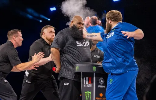 Россиянин Пельмень победил американца и стал чемпионом лиги по пощечинам Power Slap