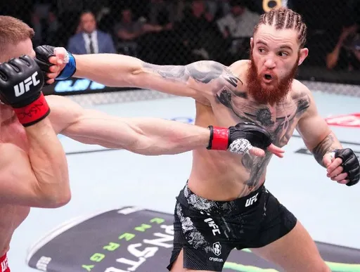 Украинец Потеря прервал серию поражений, выиграв у поляка Брычека на UFC Fight Night 236