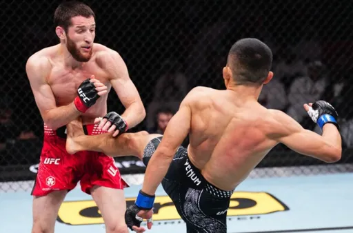 Махачев – о поражении Уланбекова на турнире UFC в Катаре: я хотел остановить бой