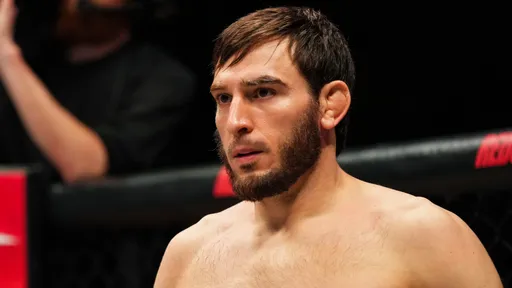 MMA Junkie: Умалатов снялся с боя против Абдурагимова на турнире PFL в Дубае