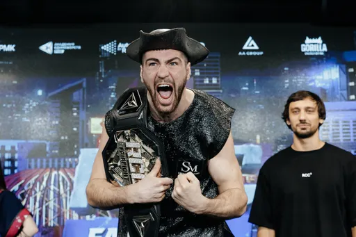 Васенев победил Козлова и защитил титул RCC Fair Fight