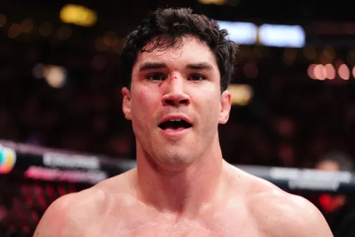 Мэлотт нокаутировал Бернса в главном бою турнира UFC Fight Night 273