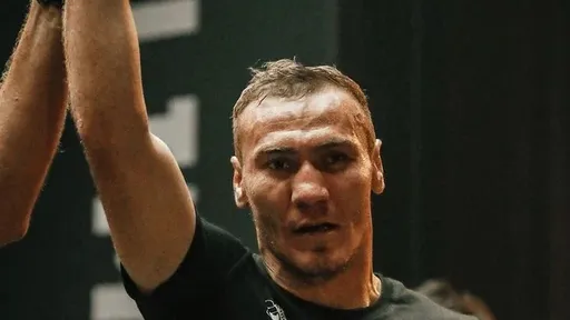 Калажоков остался непобежденным, победив Бауржанулы в главном карде Top Dog 32
